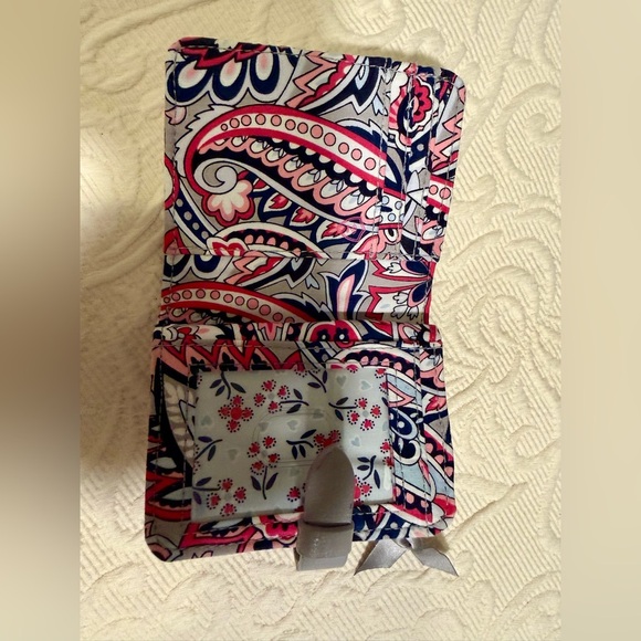 Gently Used Vera Bradley Floral Patterned Women's Wallet - Picture 3 of 4